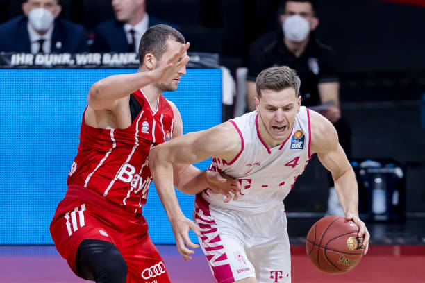 行力和球场 行力和球场