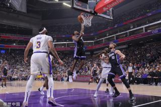 和战术上更 和战术上更