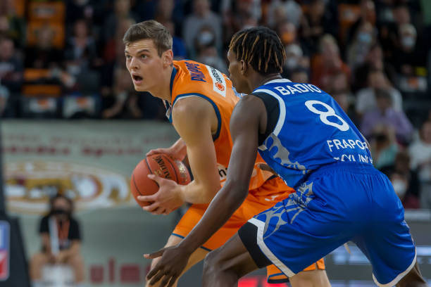 与此同时 与此同时